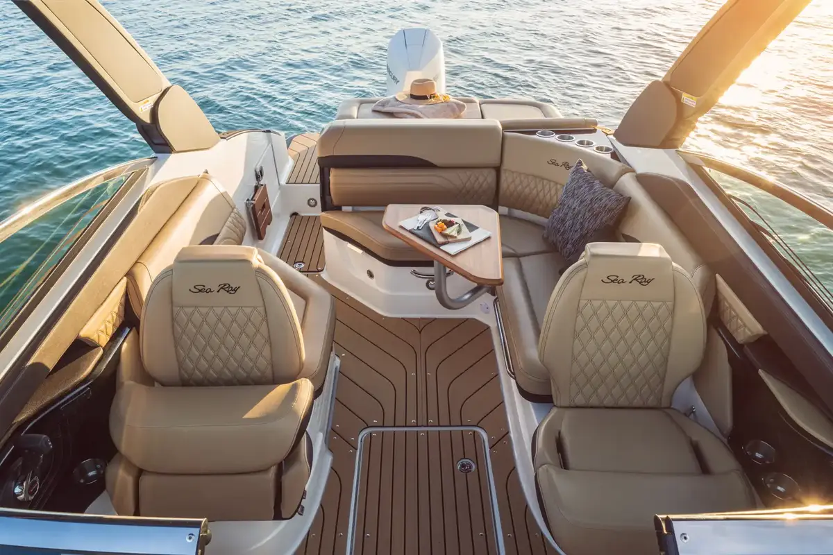 NEW! Sea Ray SLX 260