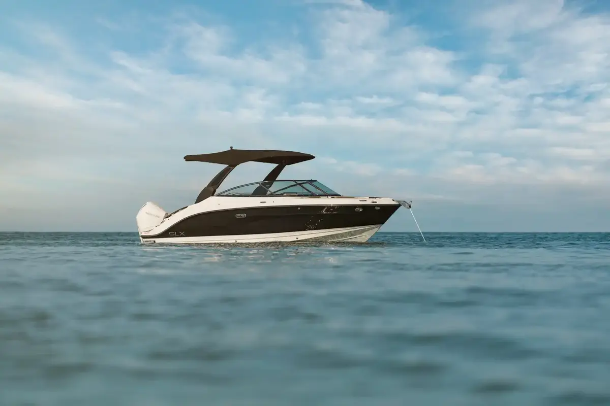 NEW! Sea Ray SLX 260