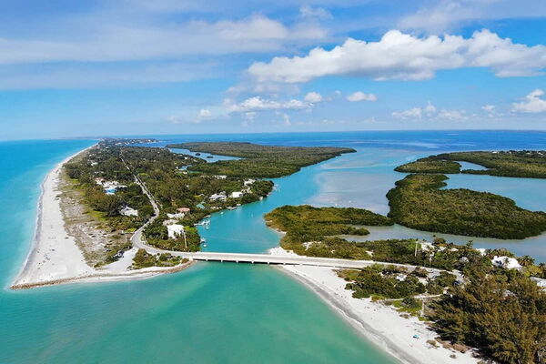 Private 6-hour Island and Beach Boat Tour