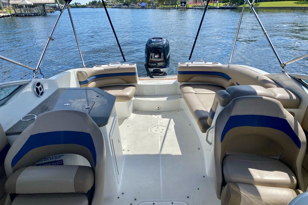 Hurricane 2690 Sundeck