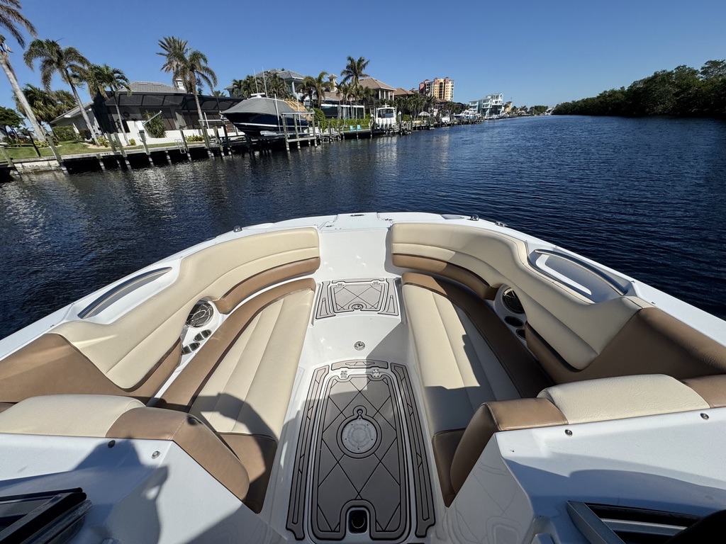 Hurricane 2690 Sundeck / 350