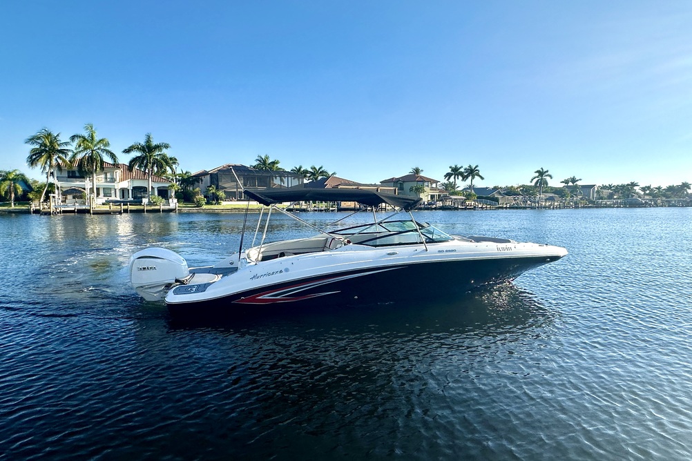 NEU! Hurricane 2690 Sundeck