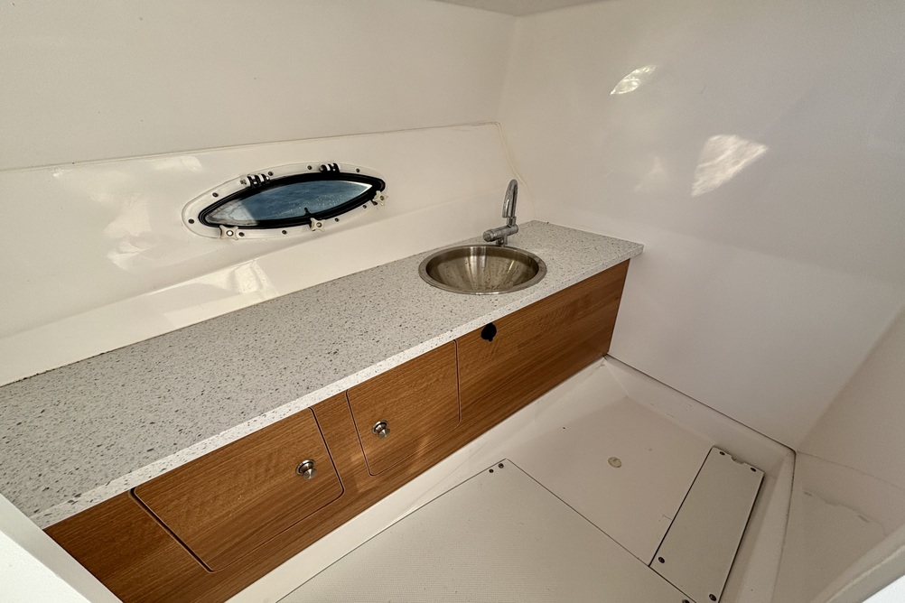 NEU! Hurricane 2690 Sundeck