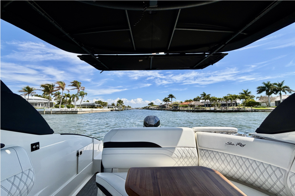 NEW! Sea Ray SLX 260