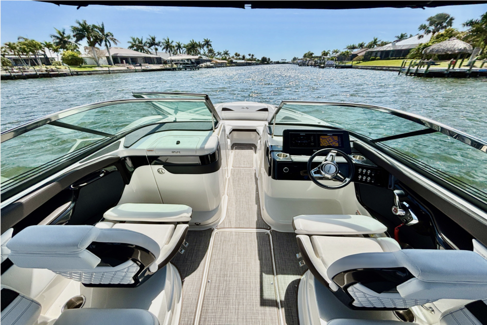NEW! Sea Ray SLX 260