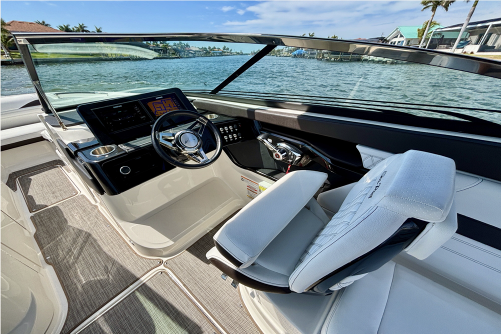 NEW! Sea Ray SLX 260