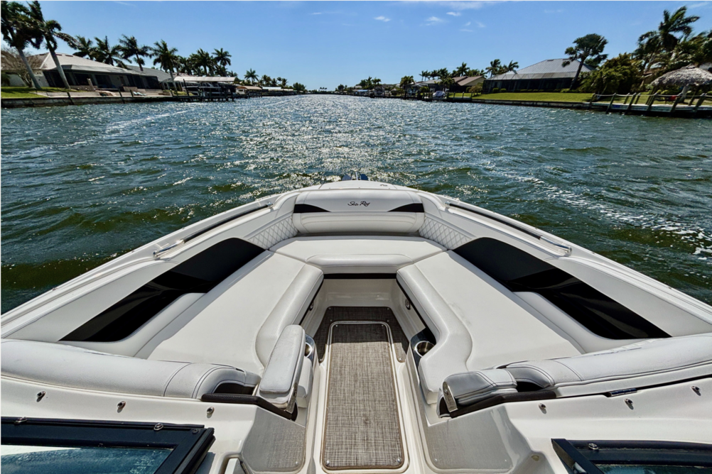 NEW! Sea Ray SLX 260