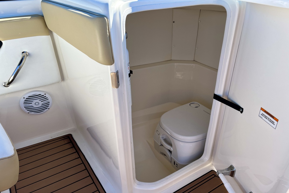 Sea Ray SPX 230
