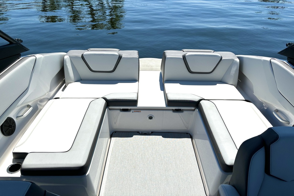 Yamaha AR250 Jet Boat