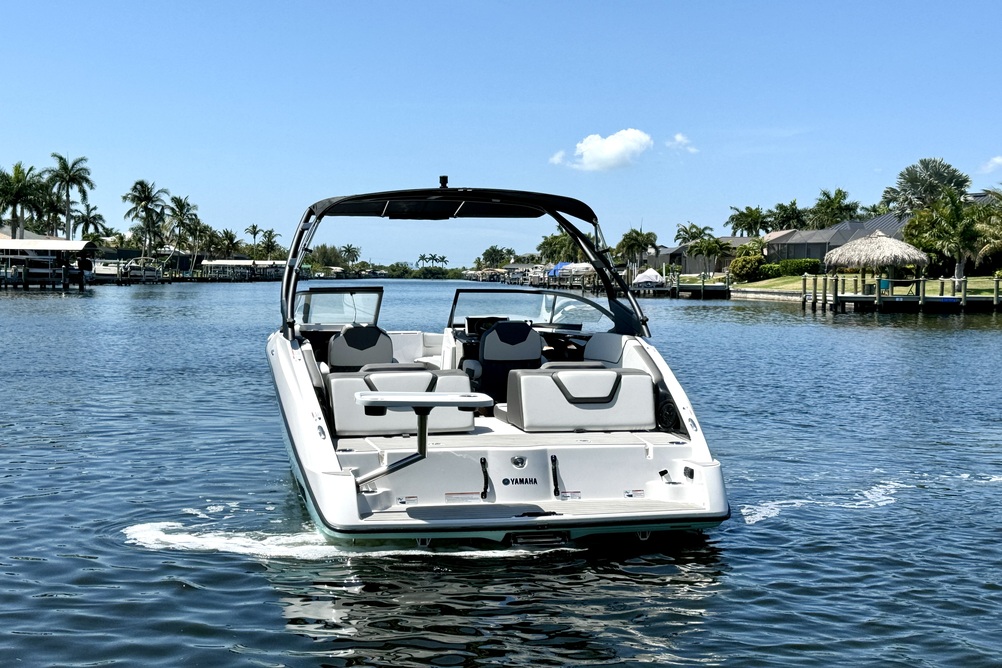Yamaha AR250 Jet Boat