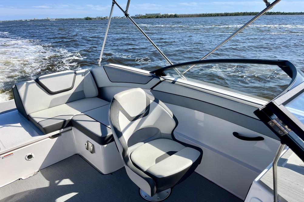 Yamaha SX220 Jet Boat