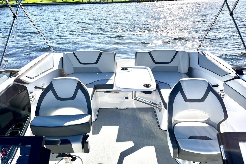 Yamaha SX220 Jet Boat