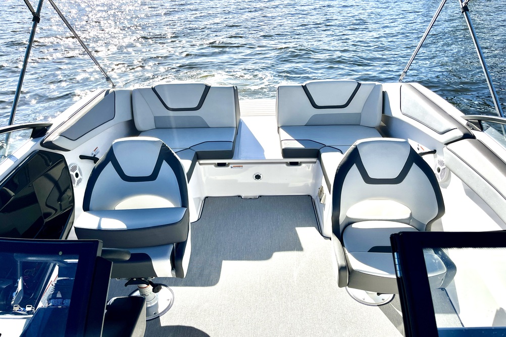 Yamaha SX220 Jet Boat