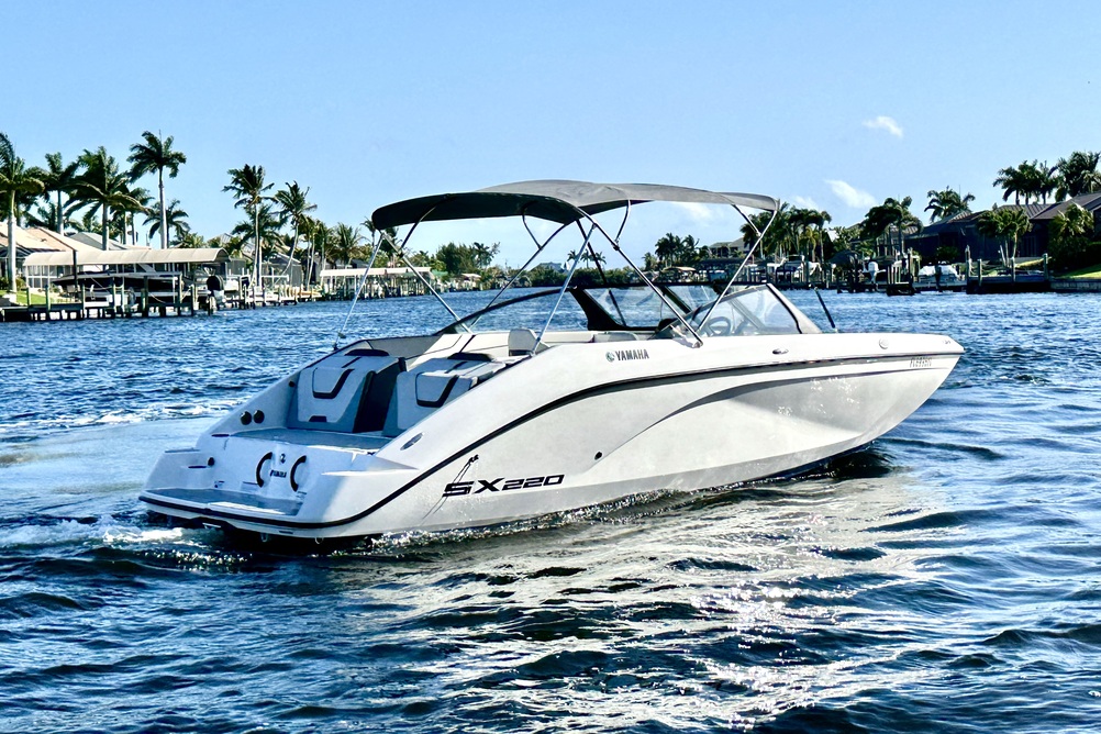 Yamaha SX220 Jet Boat