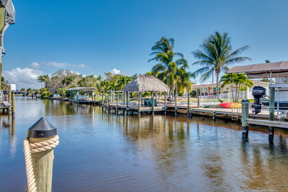 View from the Steck on the water in the Villa Aesthetic