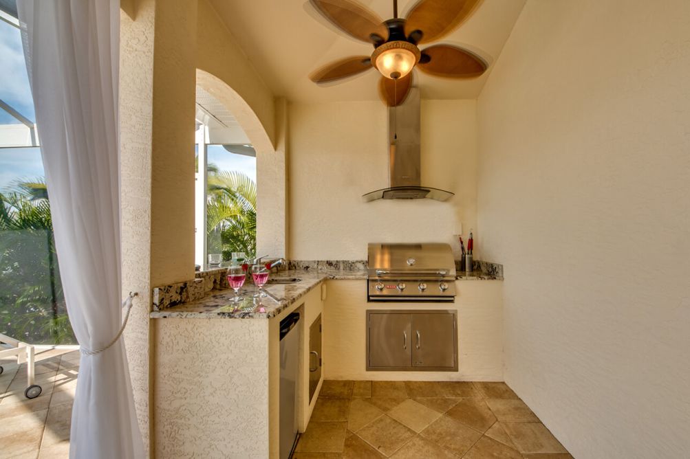 Villa Beach Estate