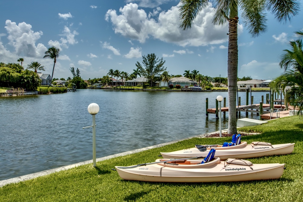Kayak hinter der Villa Blue Lagoon